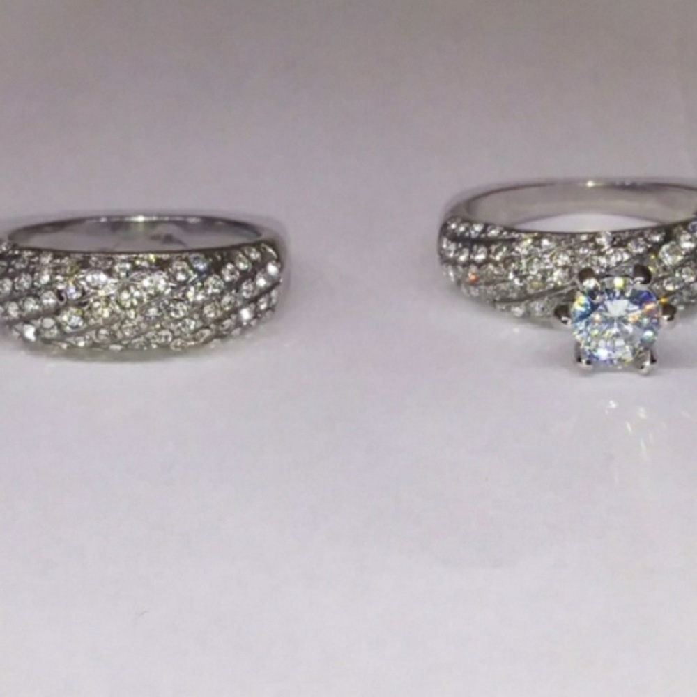 Size 8.5🎀 2 pc. Stunning 925 Classic Style Ring  - Picture 2 of 5